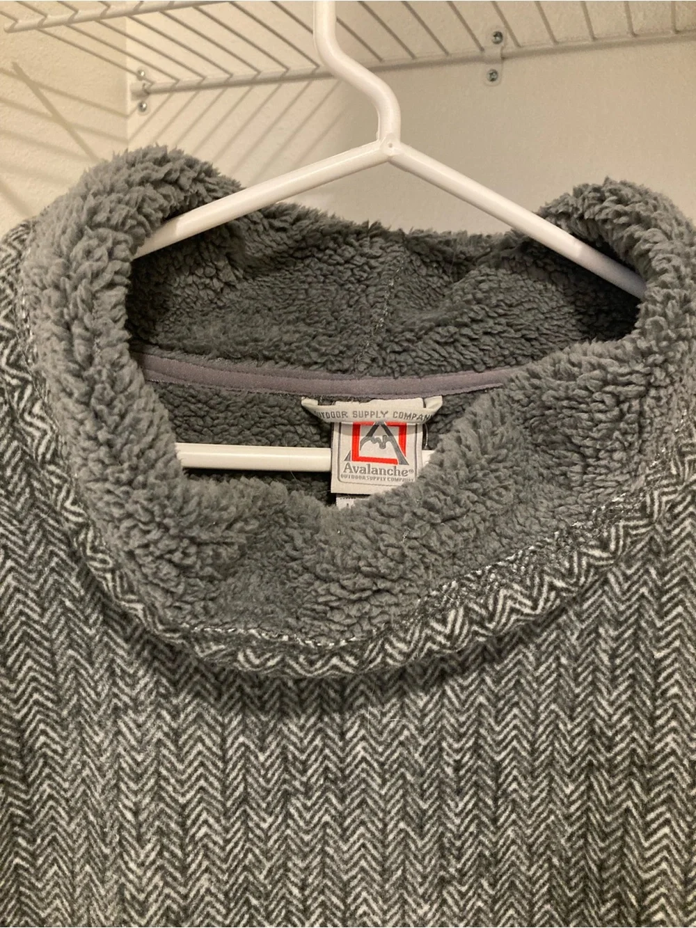 Avalanche Outdoor Supply Company - Herringbone Gray Cowl Neck pullover - Size L